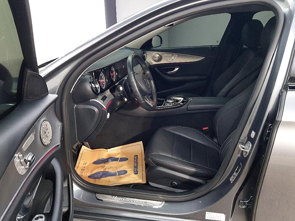 Mercedes Benz E class - Vista 8