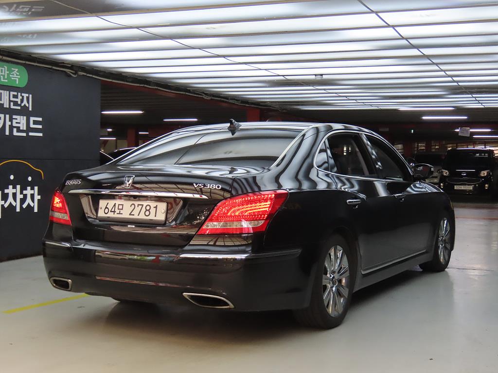 HYUNDAI Equus - Vista 4