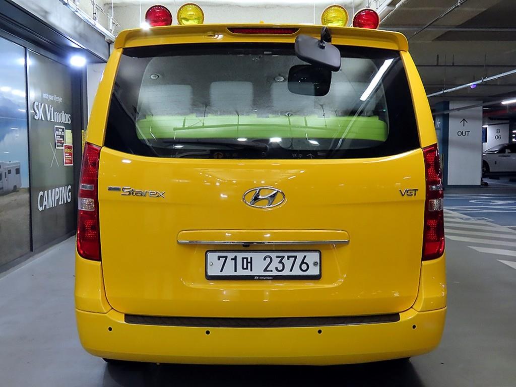 HYUNDAI Starex - Vista 5