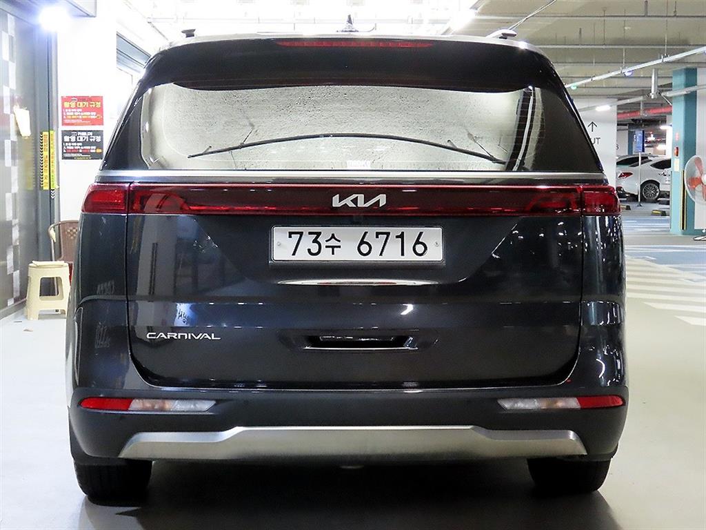 KIA Carnival - Vista 5