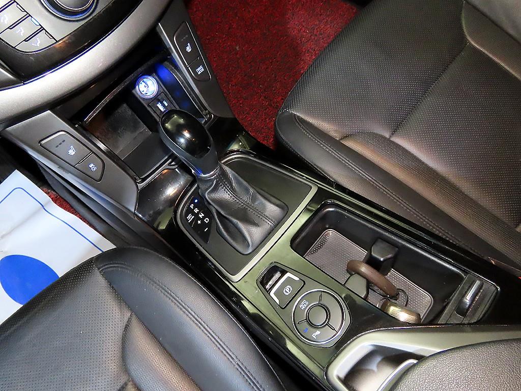 HYUNDAI i40 - Vista 12