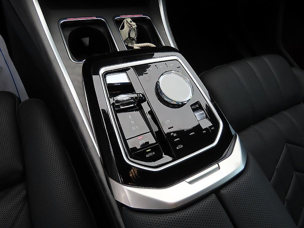 BMW 7 Series - Vista 11