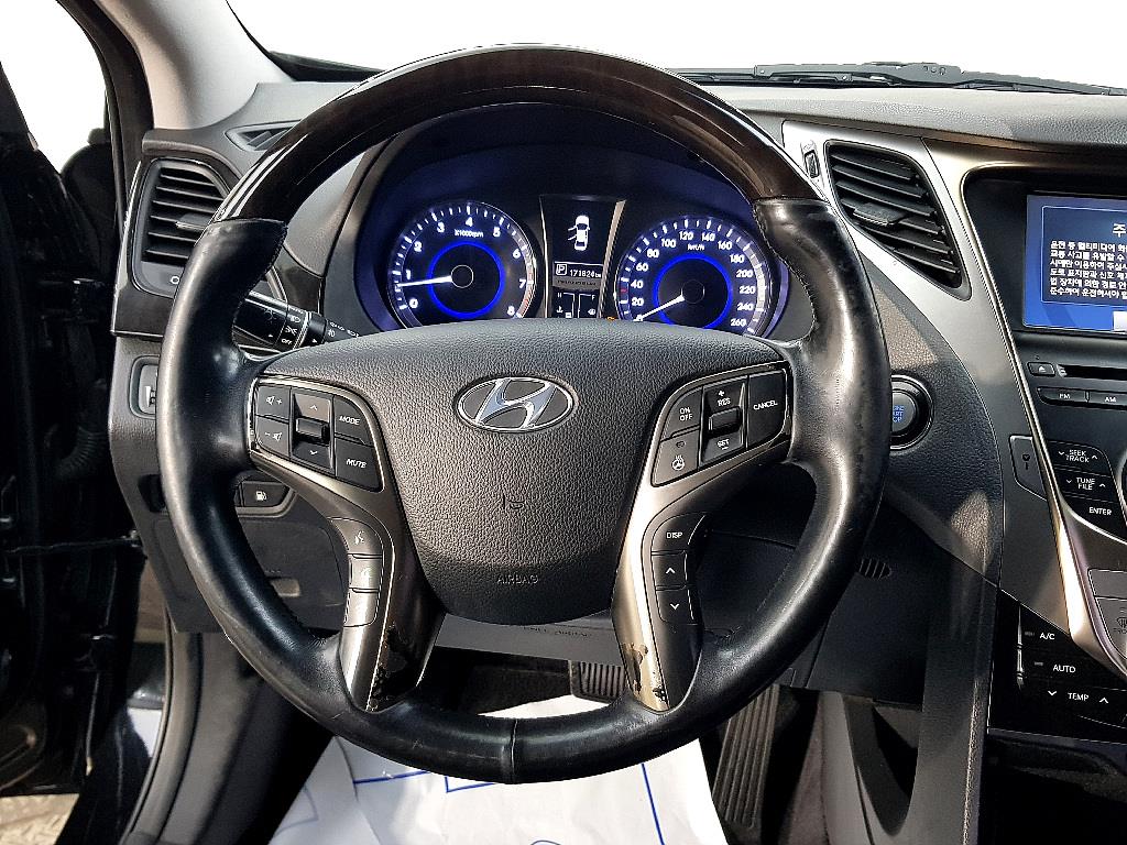 HYUNDAI Grandeur - Vista 11