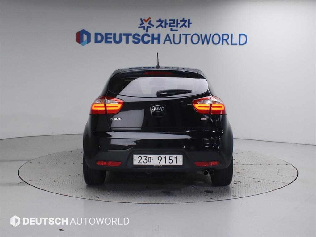 KIA Pride - Vista 4