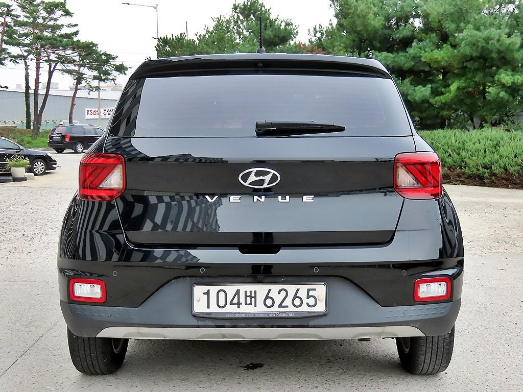 HYUNDAI Venue - Vista 4