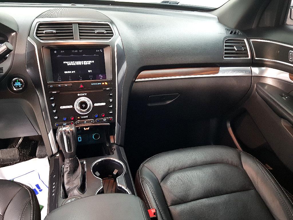 Ford Explorer - Vista 10