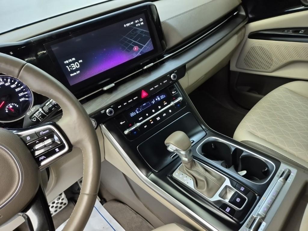 KIA Carnival - Vista 10