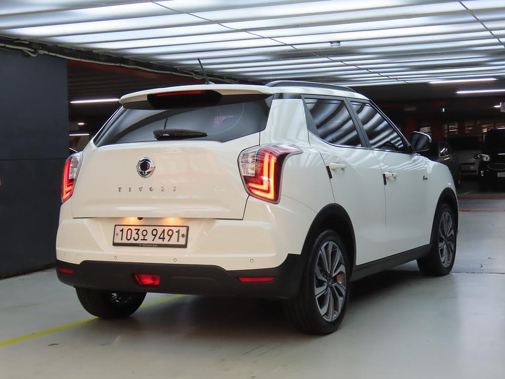 Ssangyong Tivoli - Vista 4