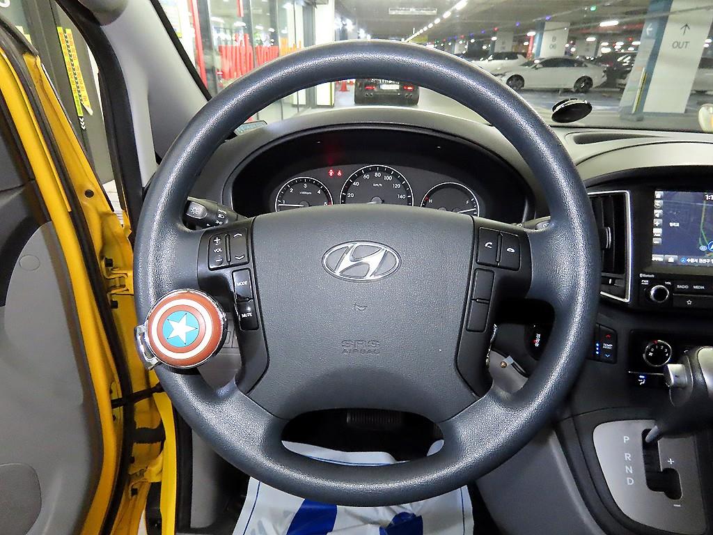 HYUNDAI Starex - Vista 8