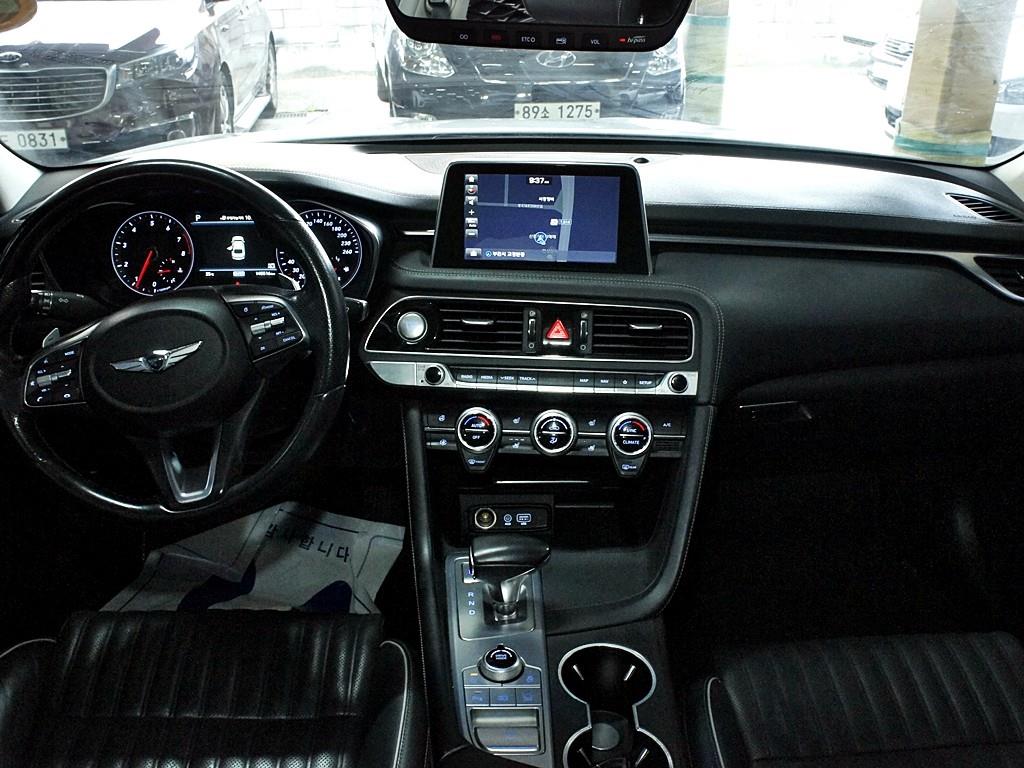 Genesis G70 - Vista 12