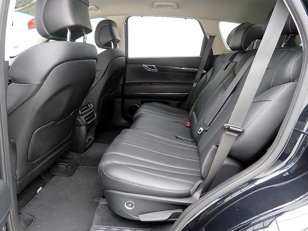 Genesis GV80 - Vista 6