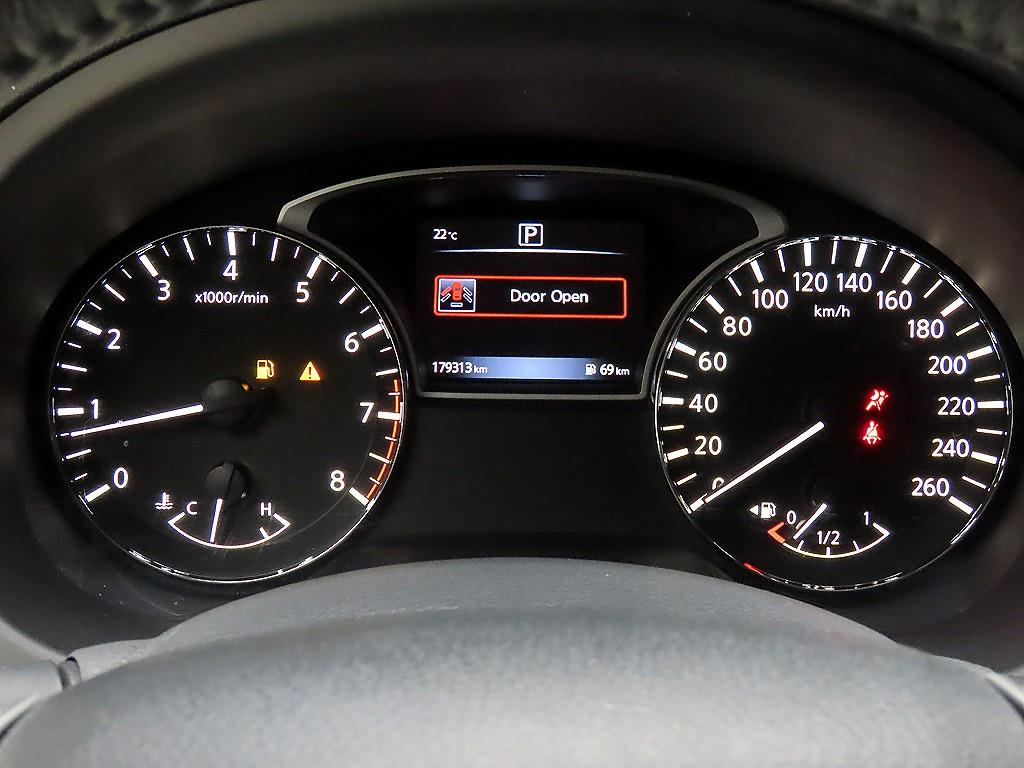 Nissan Altima - Vista 8