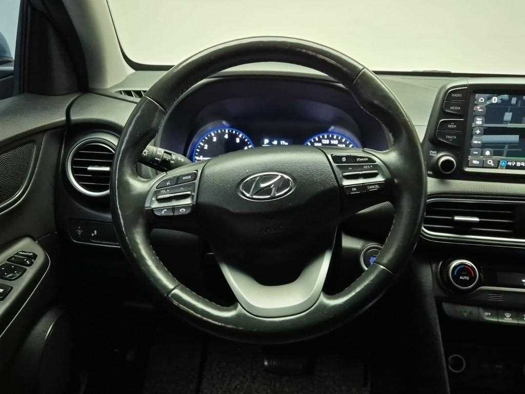 HYUNDAI Kona - Vista 9