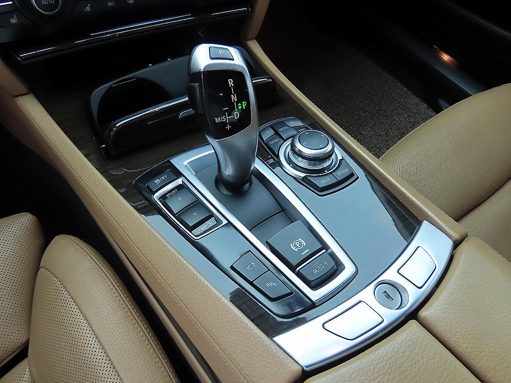 BMW 7 Series - Vista 11