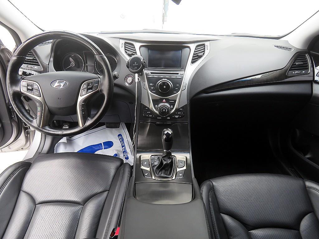 HYUNDAI Grandeur - Vista 7