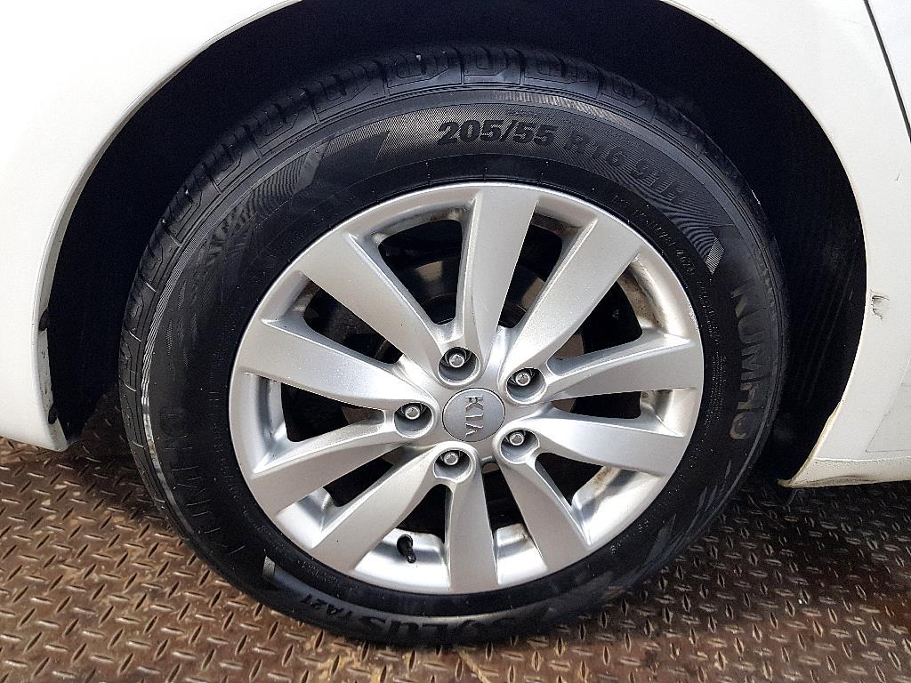 KIA K3 2015 Blanco - Importación desde Corea - HF Imports Iquique - Foto 20