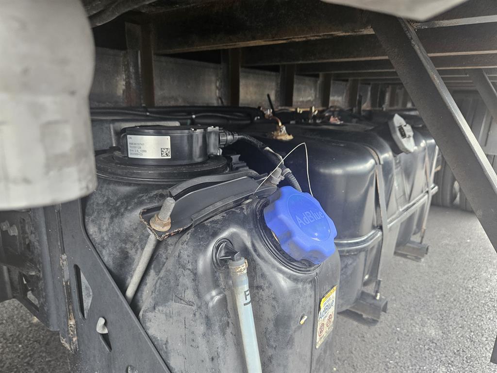 medium and large cargo truck - Vista 10