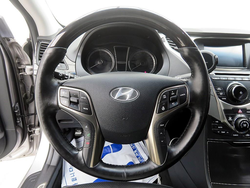 HYUNDAI Grandeur - Vista 11