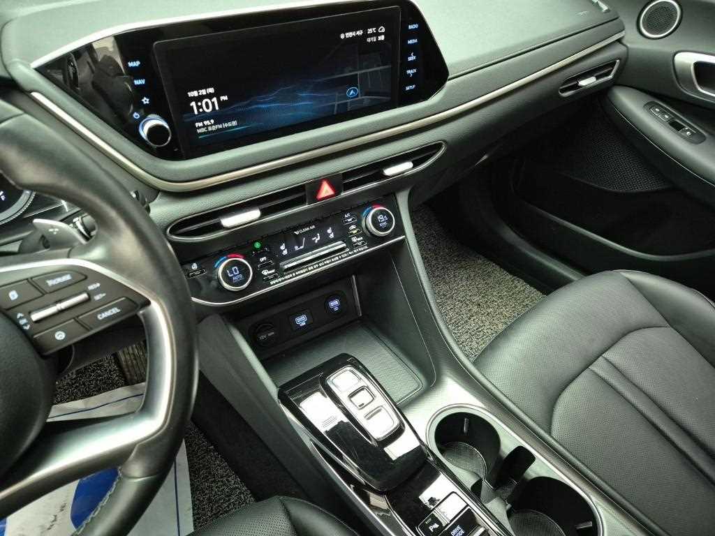 HYUNDAI Sonata - Vista 10