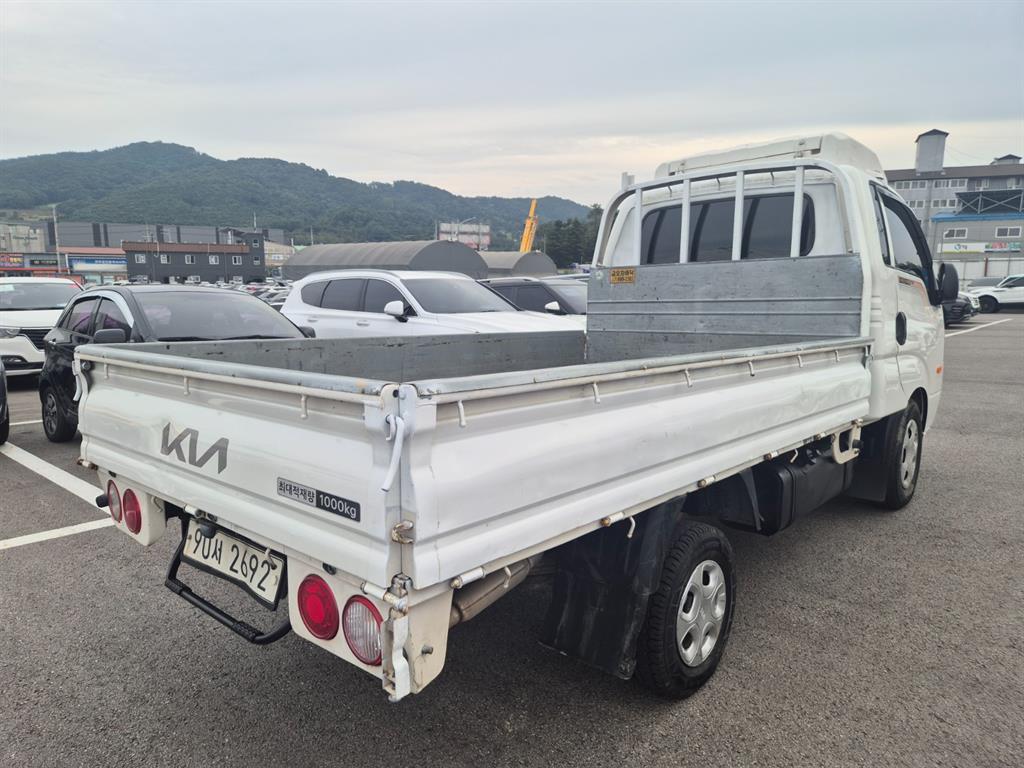 Small Truck Cargo (small) - Vista 4
