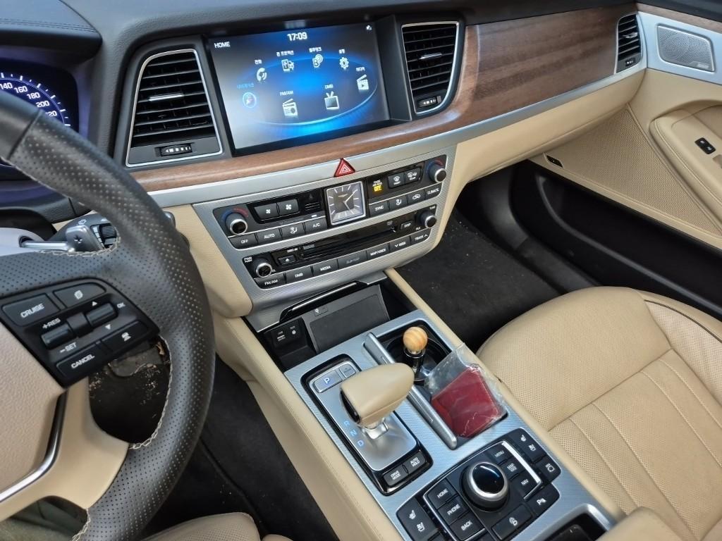 Genesis G80 - Vista 10