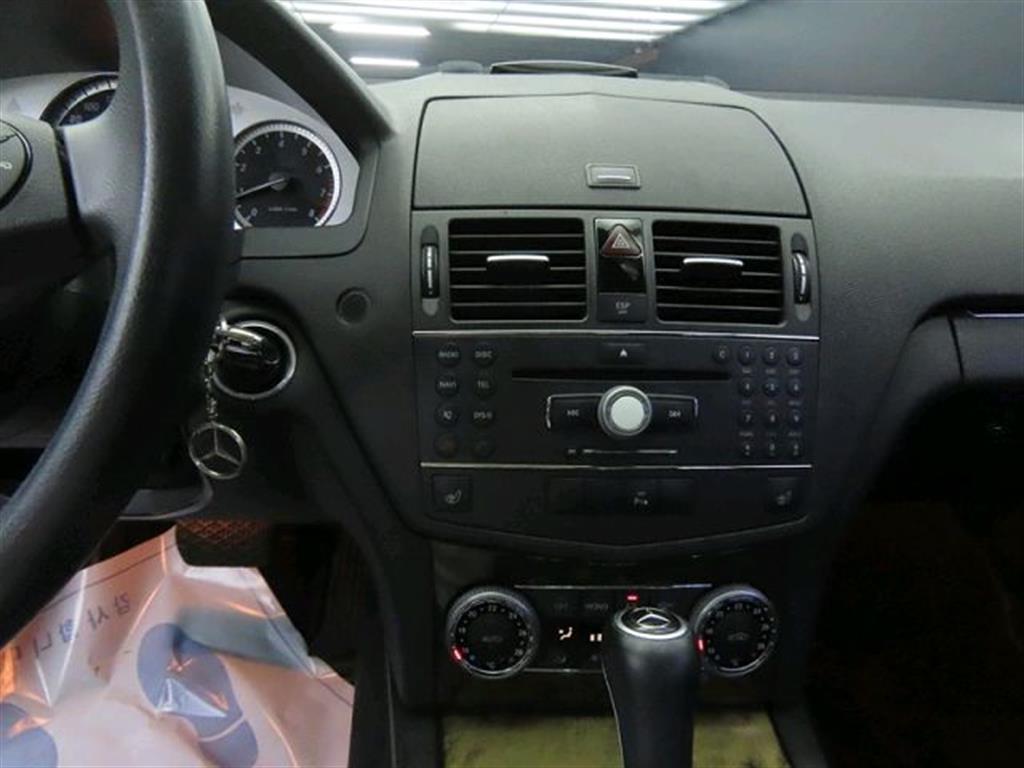 Mercedes Benz C Class - Vista 9