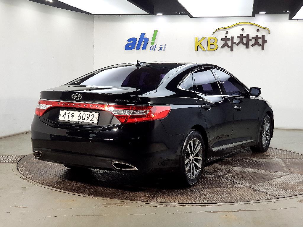 HYUNDAI Grandeur - Vista 4