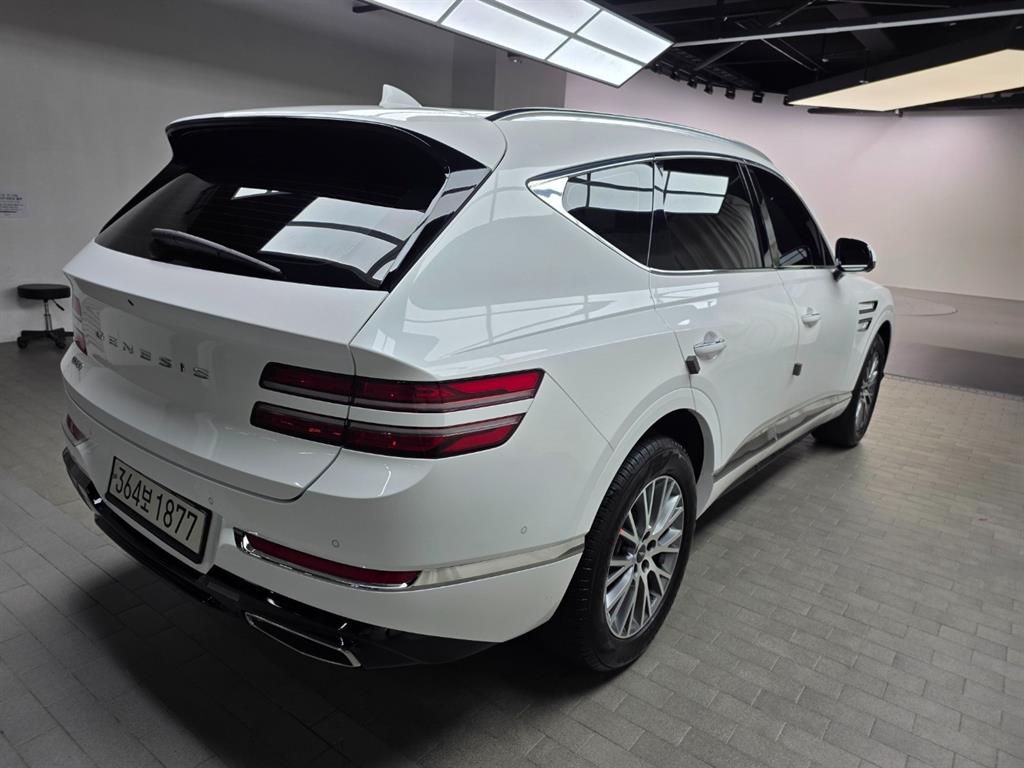 Genesis GV80 - Vista 6