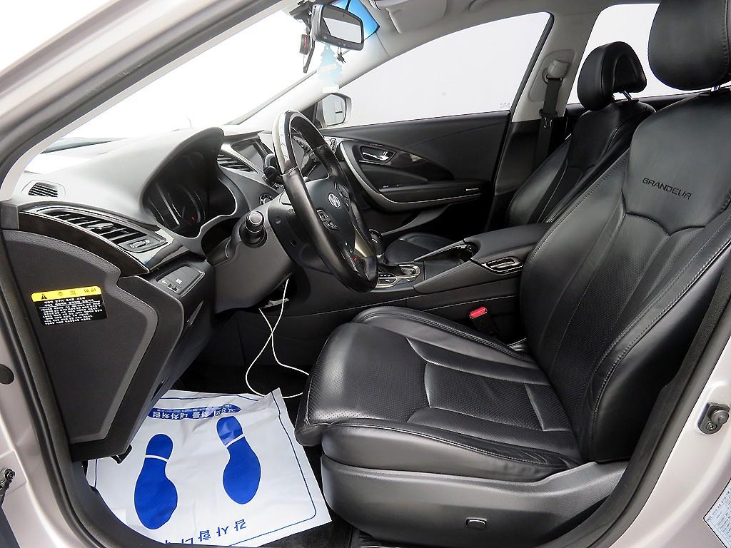 HYUNDAI Grandeur - Vista 5