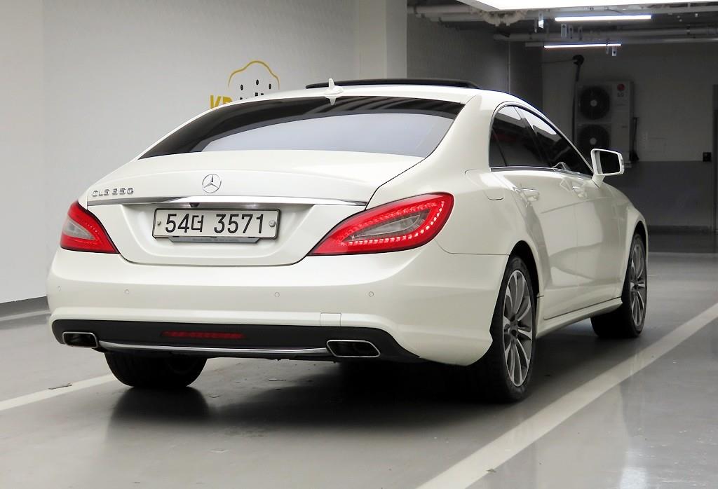 Mercedes Benz CLS Class - Vista 4