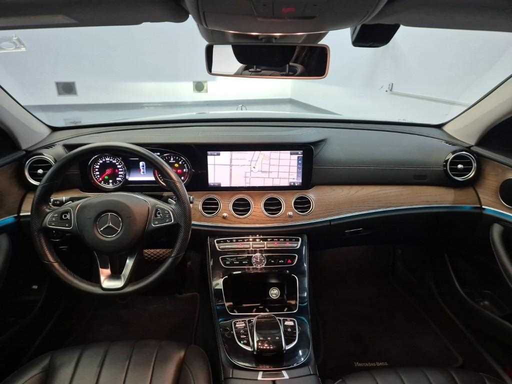 Mercedes Benz E class - Vista 7