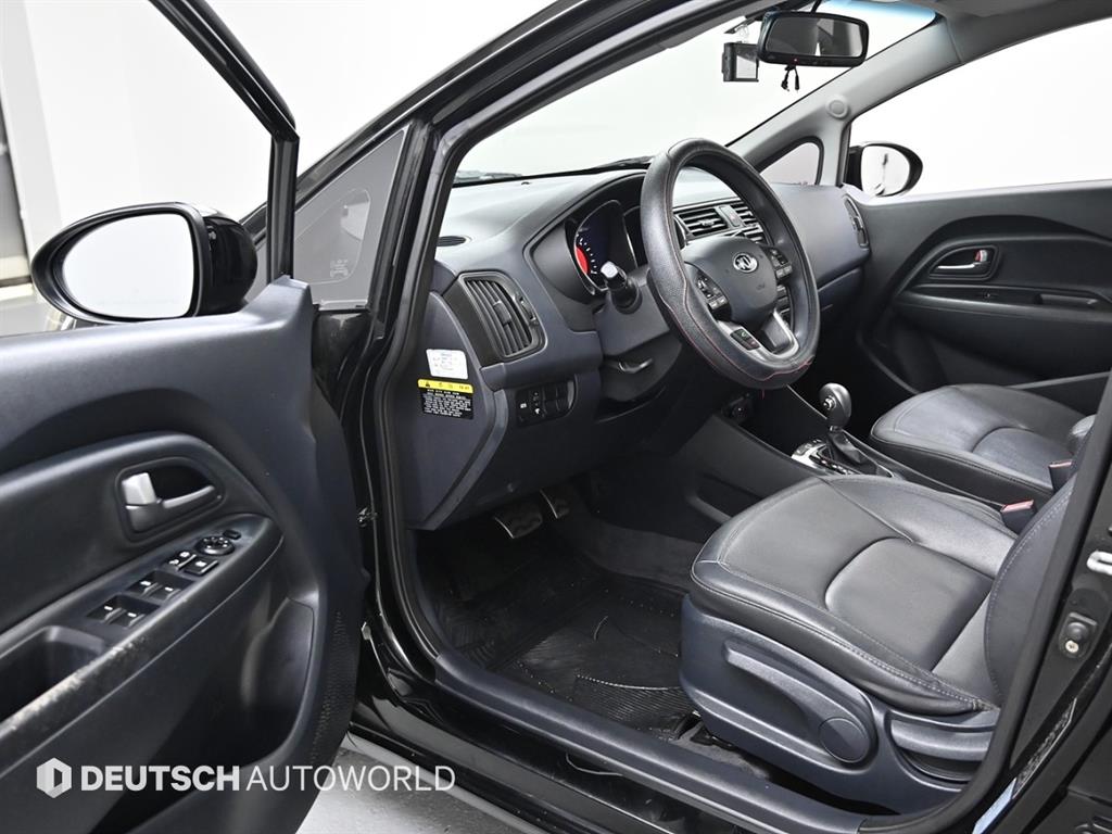 KIA Pride - Vista 11