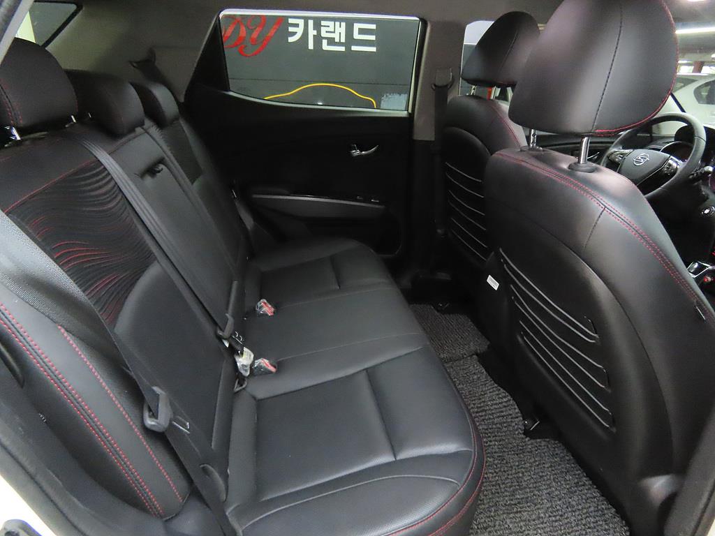 Ssangyong Tivoli - Vista 6