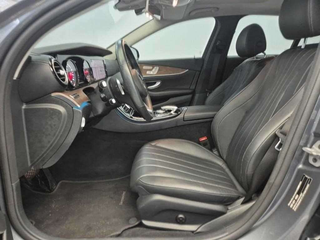 Mercedes Benz E class - Vista 11