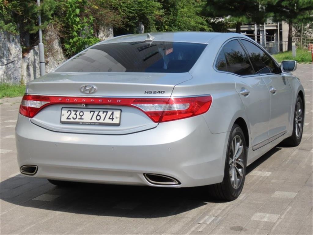 HYUNDAI Grandeur - Vista 5