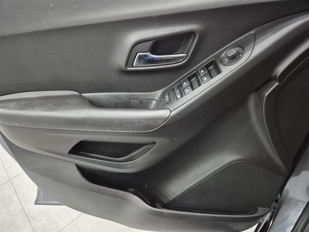 Chevrolet Trax 2019 Gris - Importación desde Corea - HF Imports Iquique - Foto 18