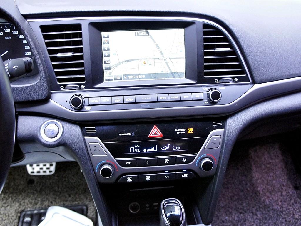 HYUNDAI Avante 2016 Blanco - Importación desde Corea - HF Imports Iquique - Foto 10