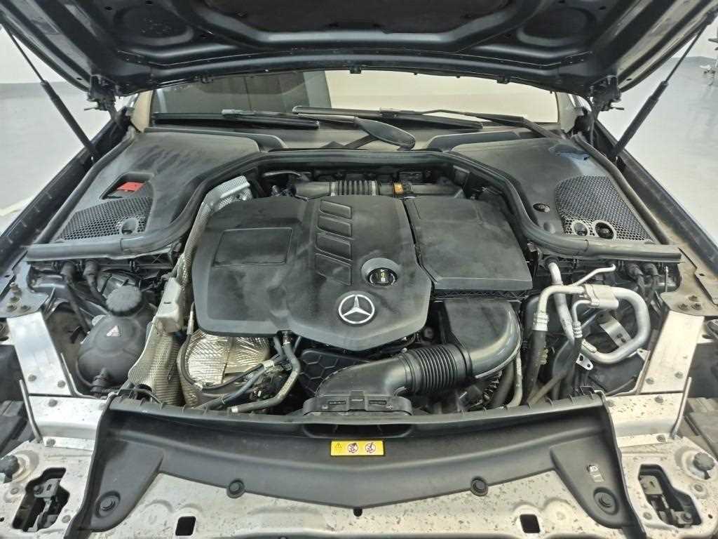 Mercedes Benz E class - Vista 5