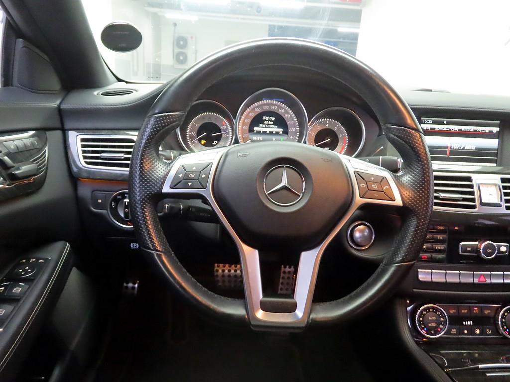 Mercedes Benz CLS Class - Vista 7