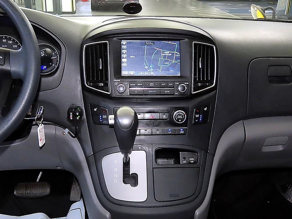 HYUNDAI Starex - Vista 11