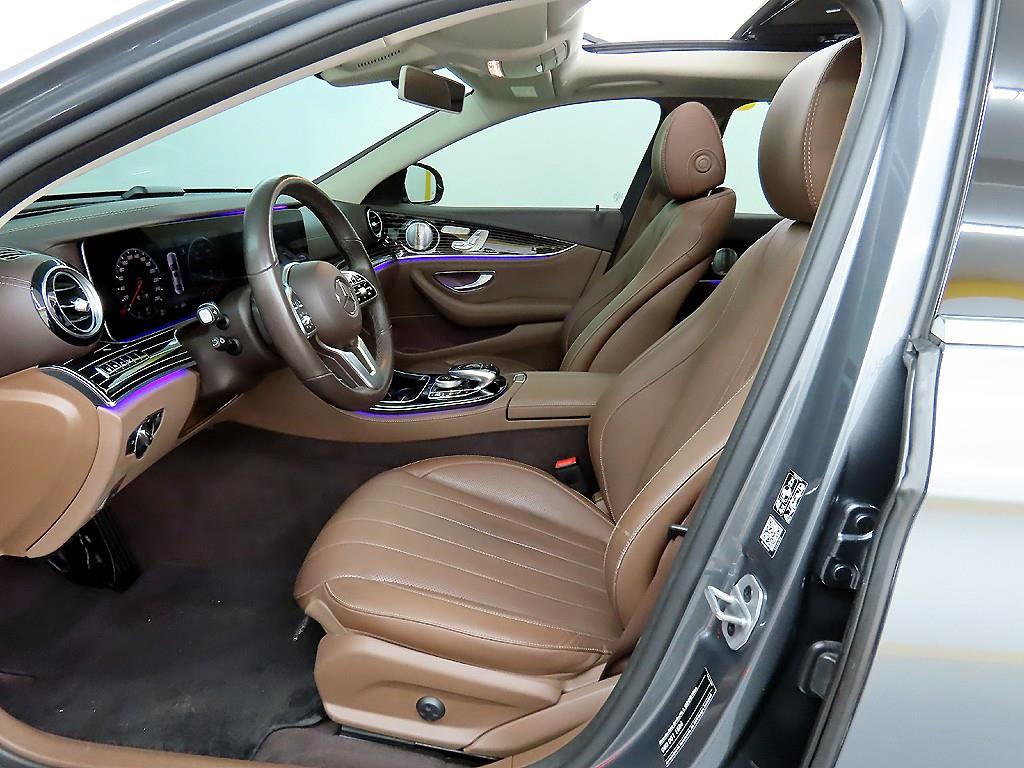 Mercedes Benz E class - Vista 5