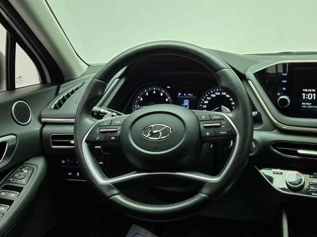 HYUNDAI Sonata - Vista 9