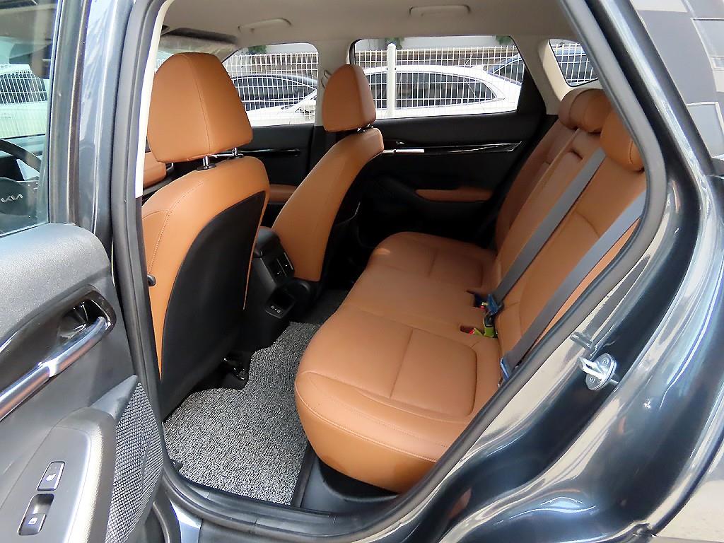 KIA Seltos - Vista 6