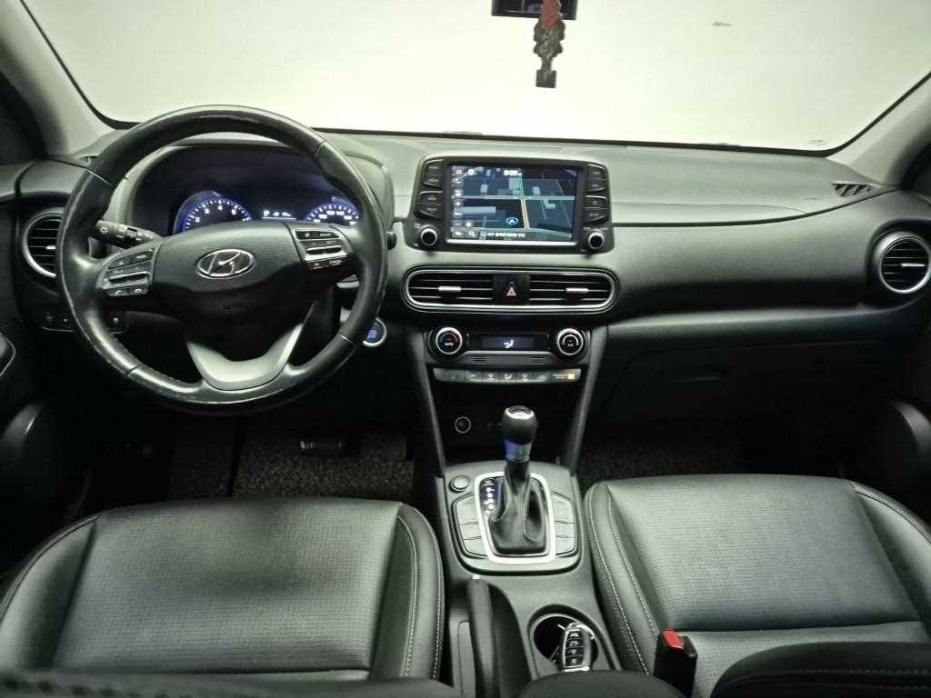 HYUNDAI Kona - Vista 7