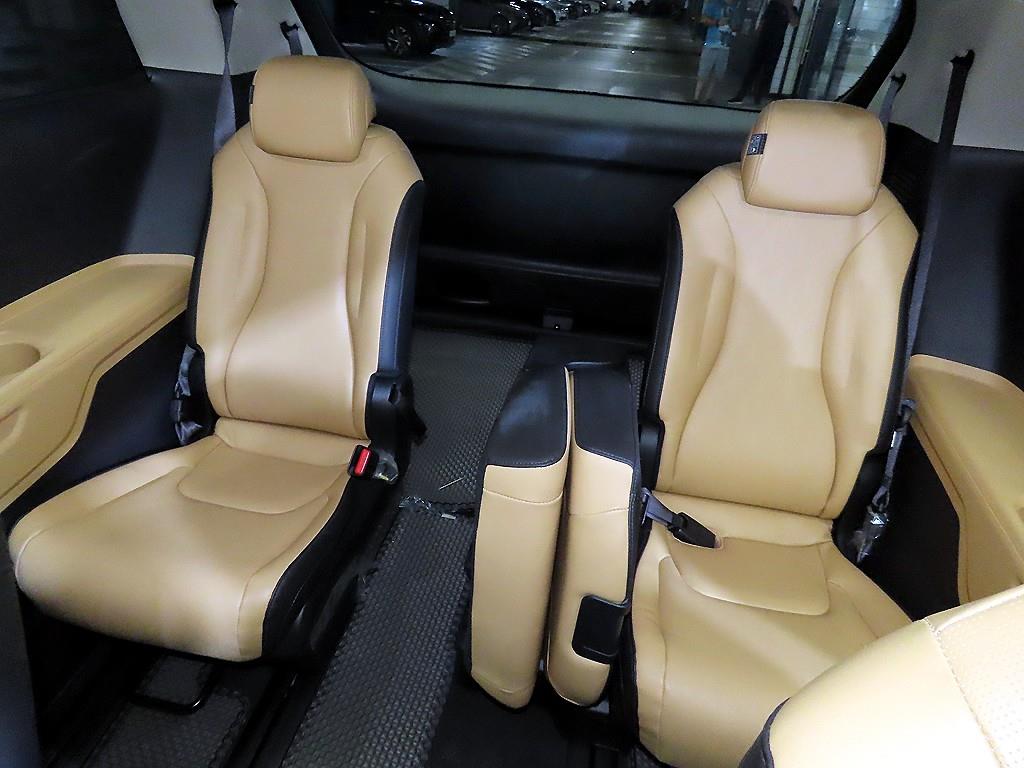 KIA Carnival - Vista 8