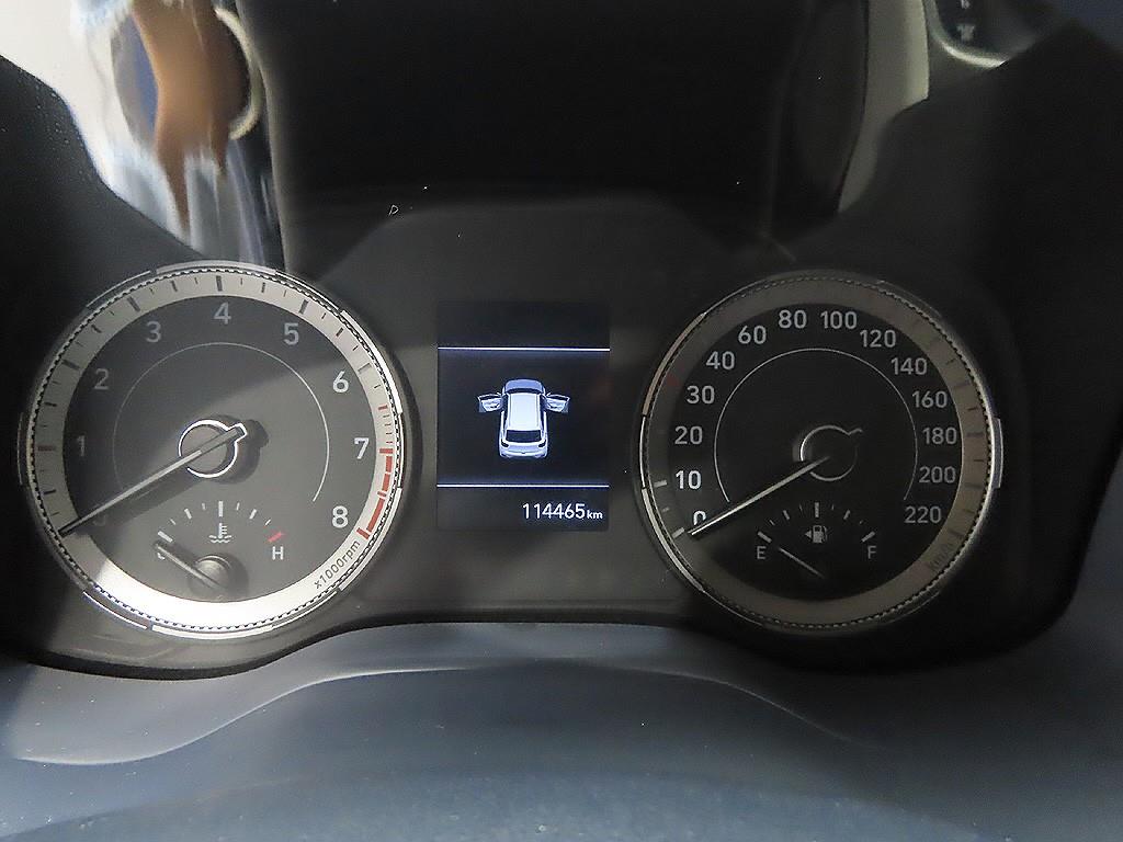 HYUNDAI Venue - Vista 11