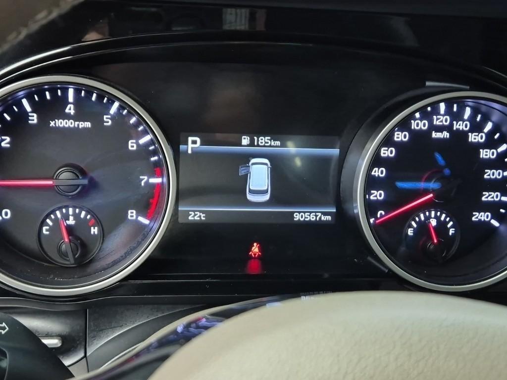 KIA Carnival - Vista 6