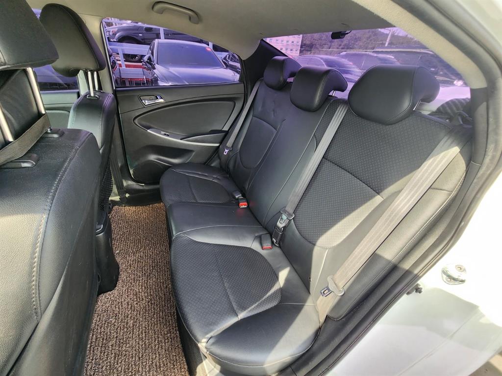 HYUNDAI Accent 2014 Blanco - Importación desde Corea - HF Imports Iquique - Foto 13