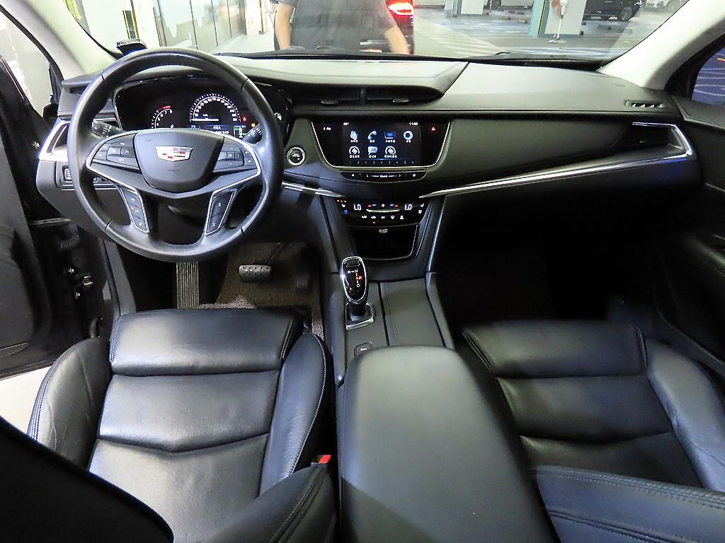 Cadillac XT5 - Vista 10