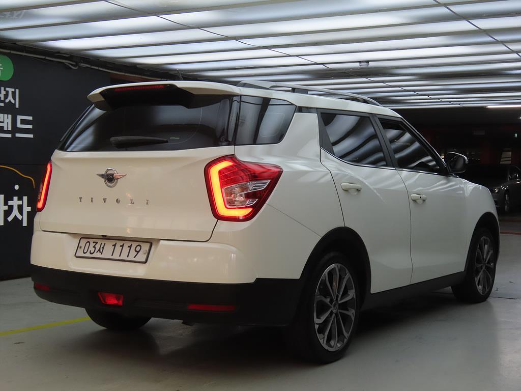 Ssangyong Tivoli - Vista 4